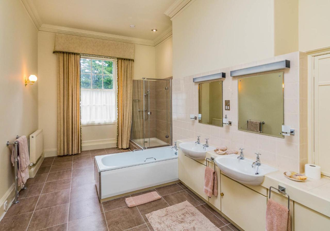 บเลอร์วี เฮาส์ Hotel ฟอร์เรส ภายนอก รูปภาพ